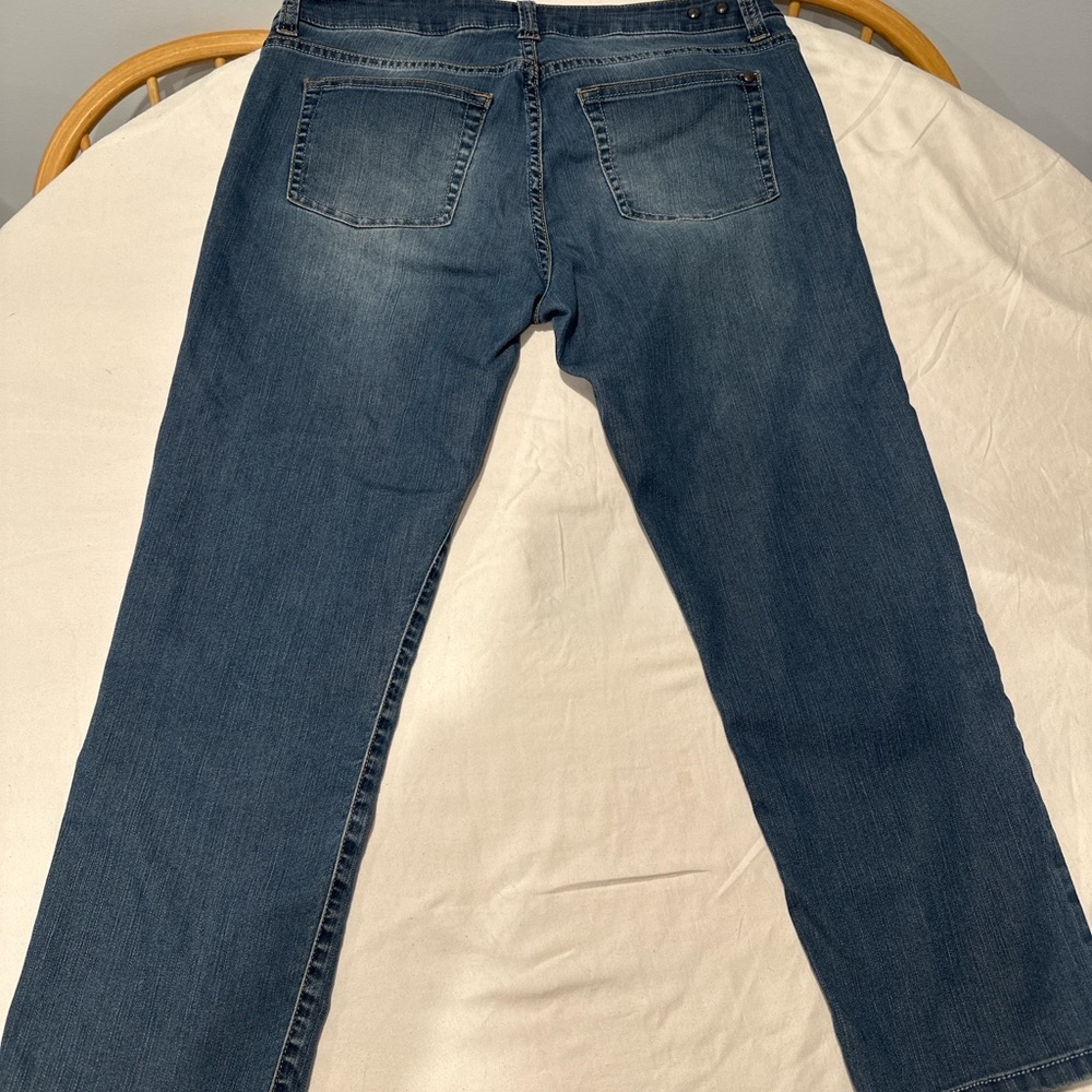CAbi Women’s Jeans Size 6 Medium Wash Straight Leg Stretch Denim - Picture 3 of 5